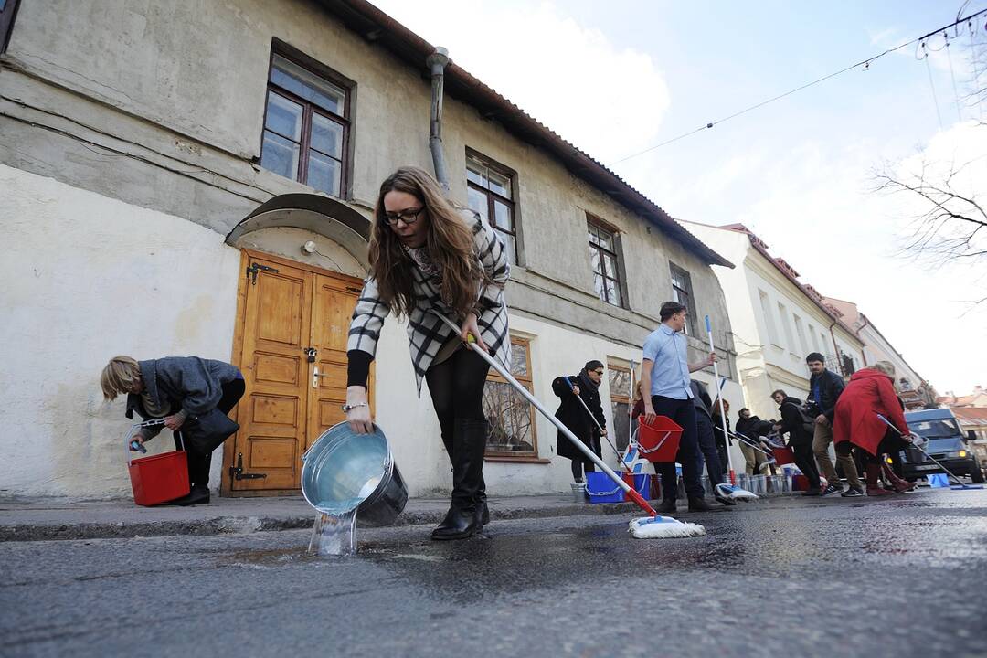 Akcija menininkui T. Dobrovolskiui atminti