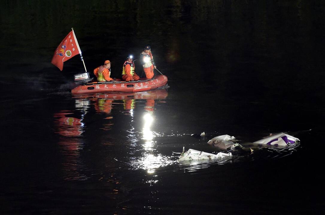 „TransAsia“ lėktuvas nukrito į Taibėjaus upę