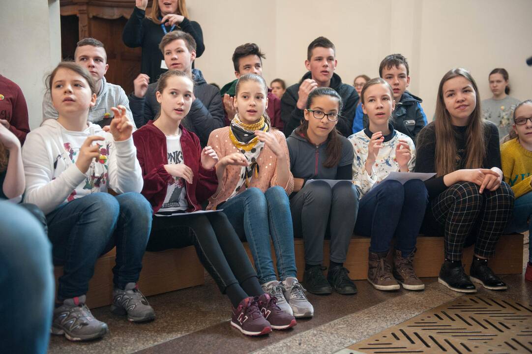 Malda gestų kalba Kauno šv. Pranciškaus Ksavero bažnyčioje