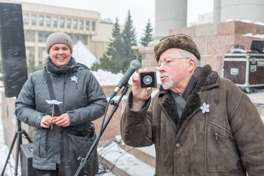 Simbolinė neužmirštuolių pieva Laisvės gynėjams