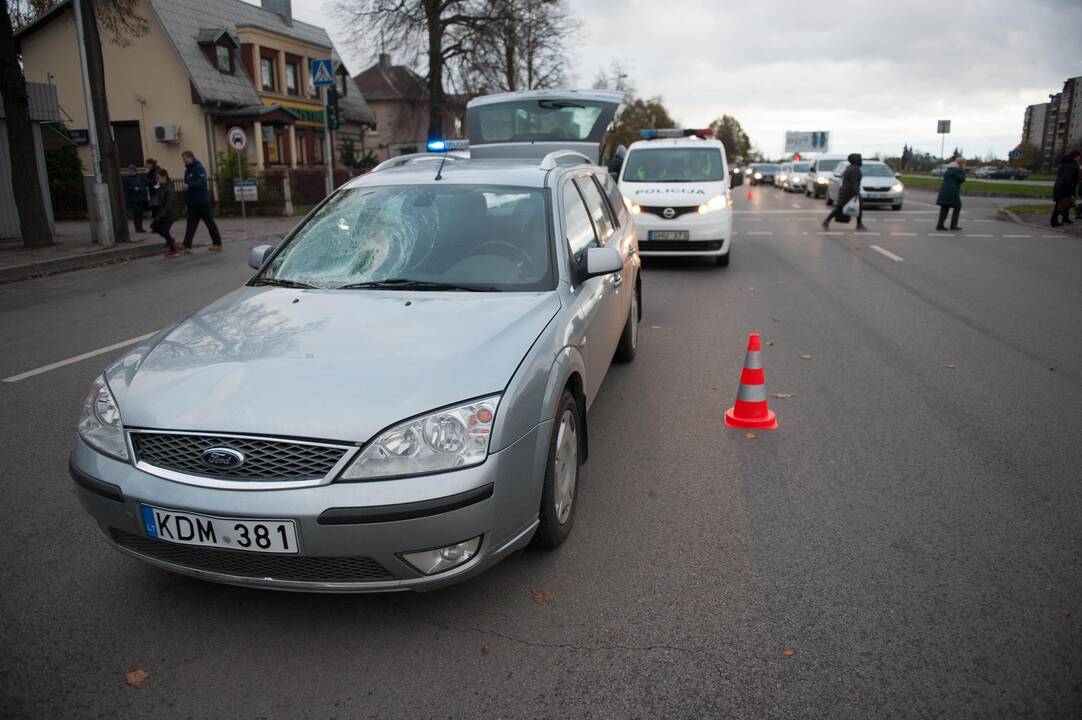 Žemaičių pl. pėsčiųjų perėjoje partrenkta moteris