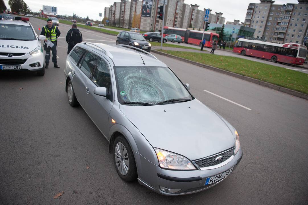 Žemaičių pl. pėsčiųjų perėjoje partrenkta moteris