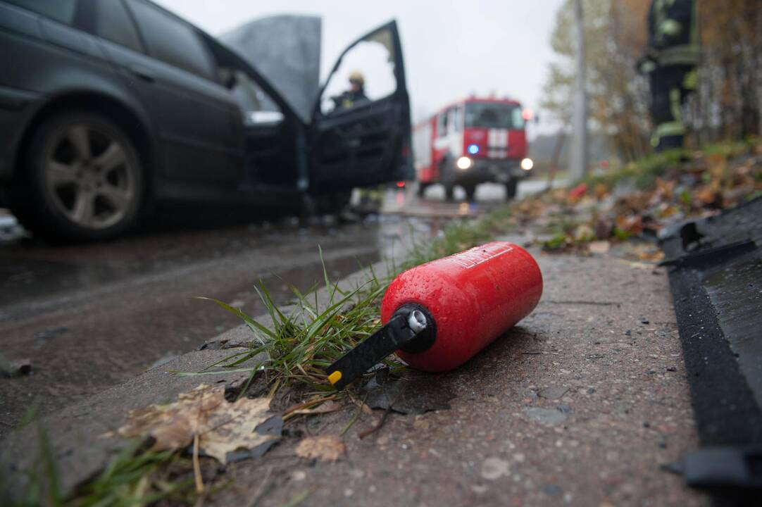 Šiaurės pr. supleškėjo BMW