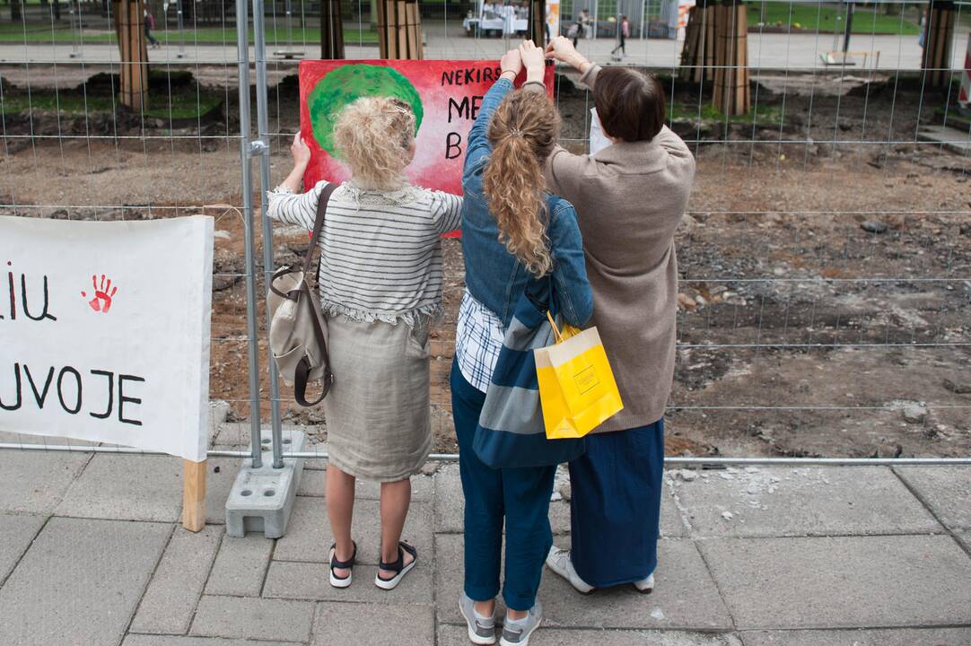 Medžių gynėjų meninė akcija Kaune