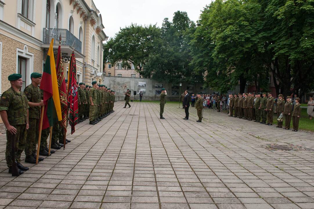 Prisiekė nauja karininkų laida