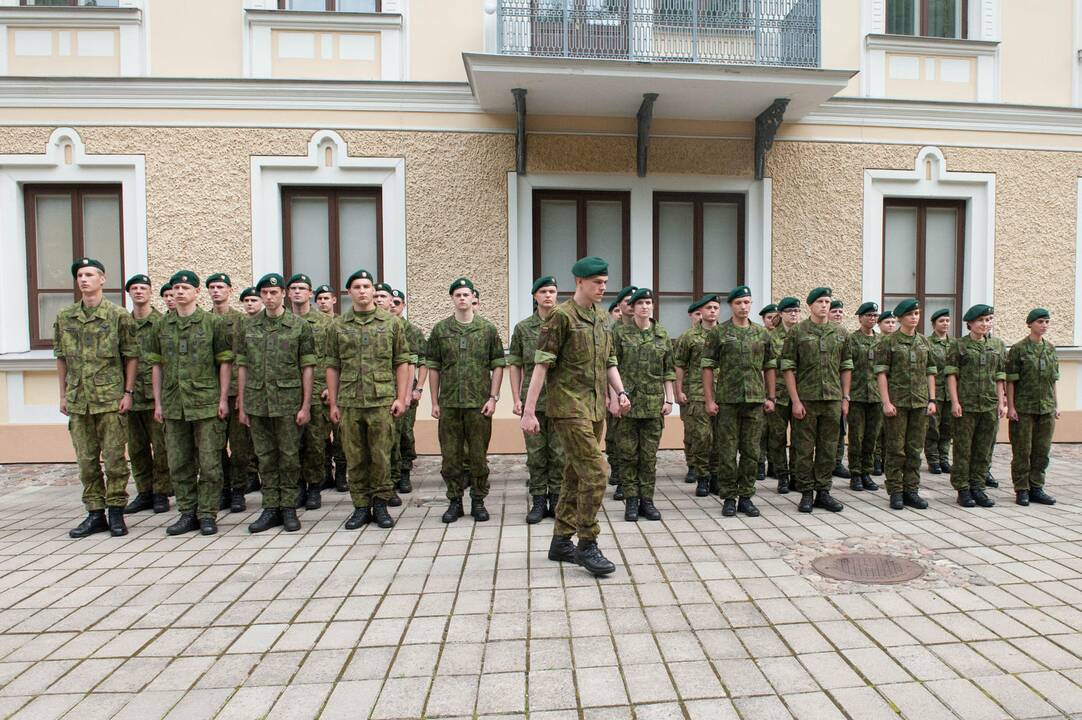 Prisiekė nauja karininkų laida