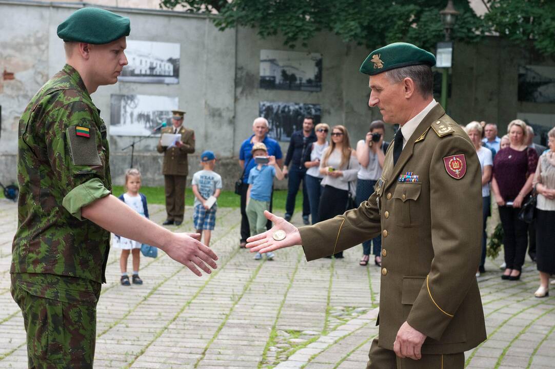 Prisiekė nauja karininkų laida