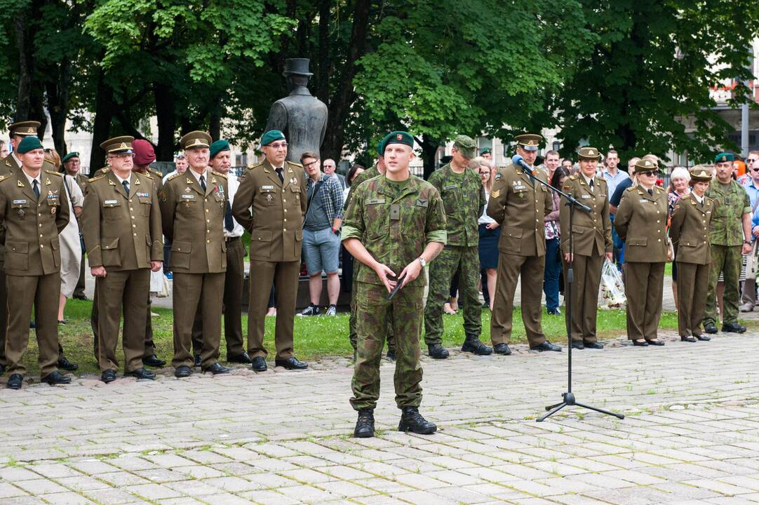 Prisiekė nauja karininkų laida