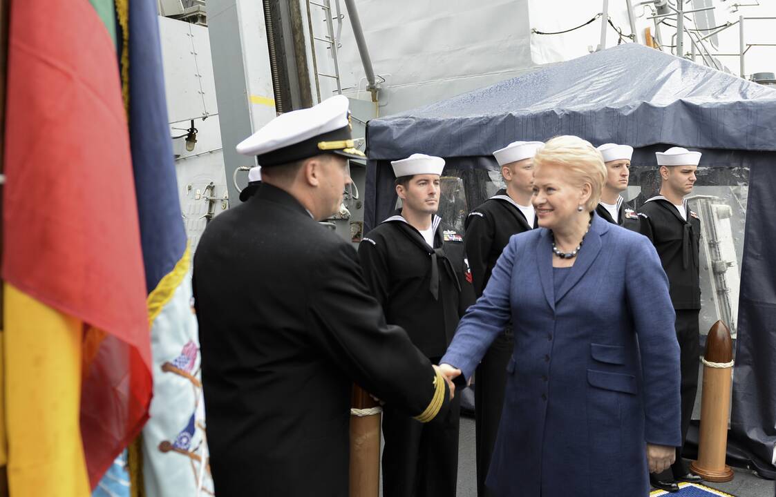 D. Grybauskaitė apsilankė amerikiečių minininke