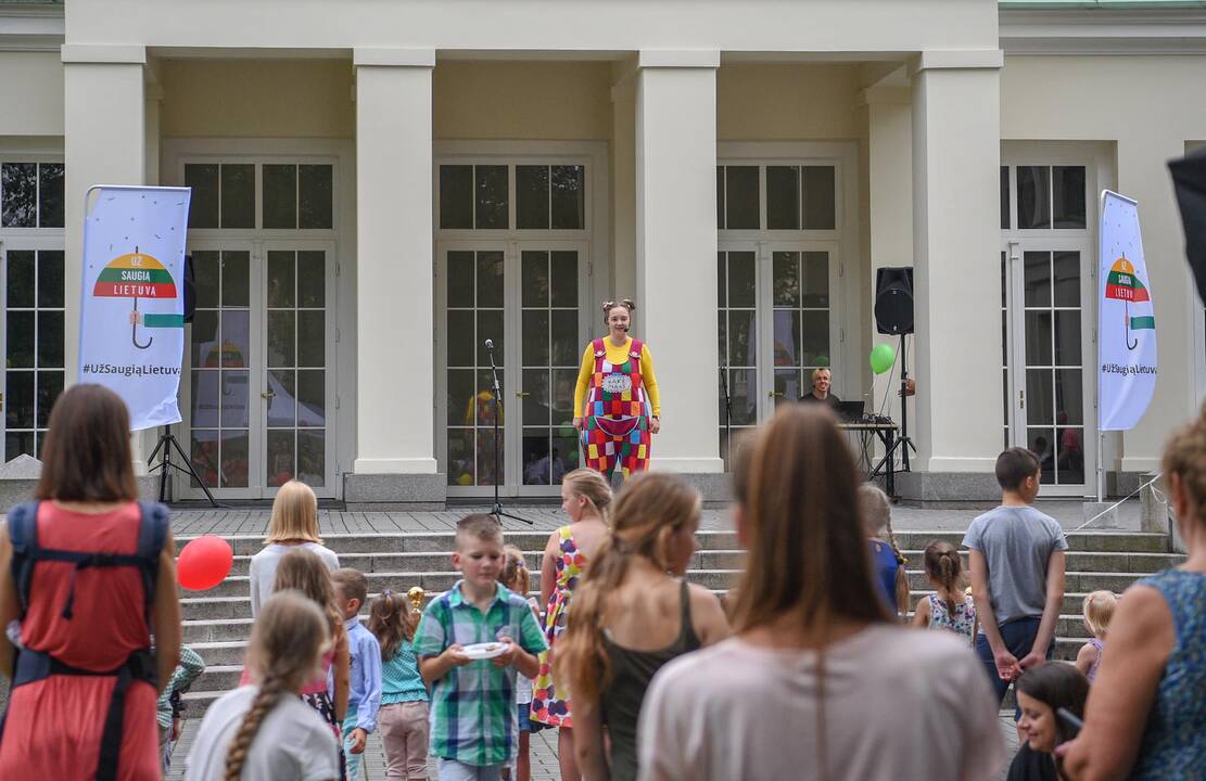 Įsivaikinusių šeimų susitikimas Prezidentūroje