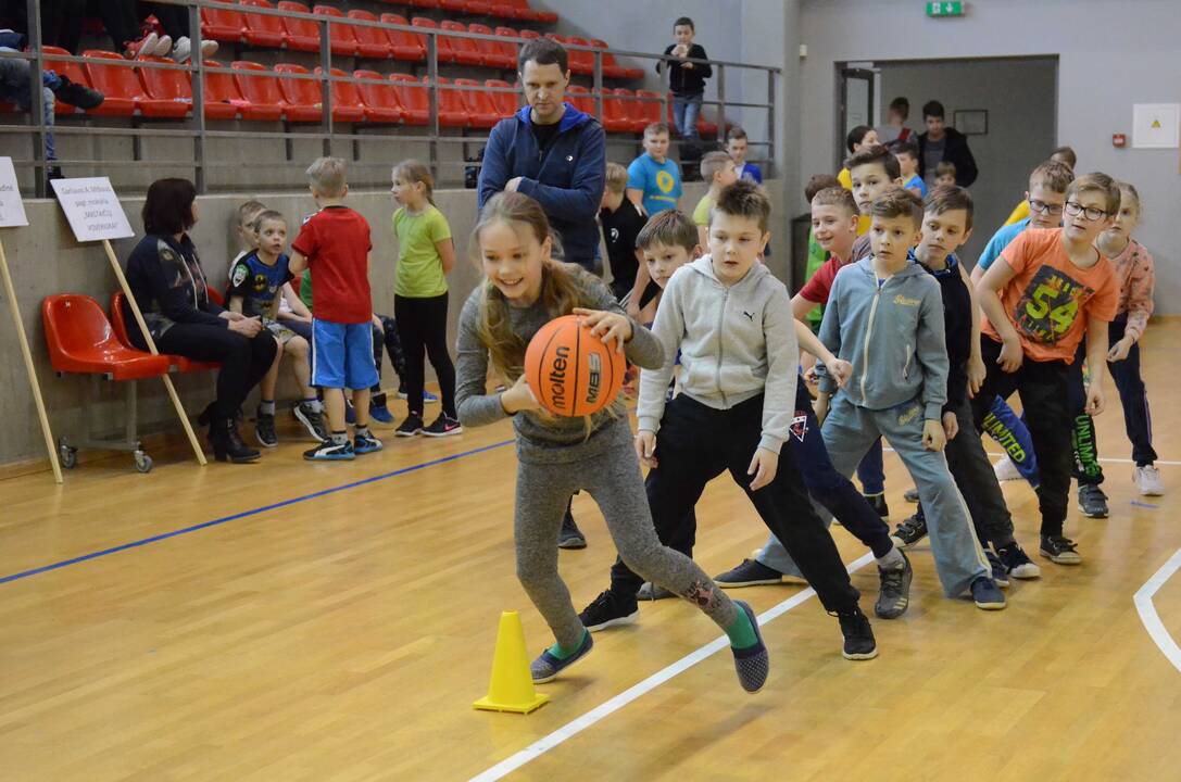  100 – mečio diena su krepšinio kamuoliu 