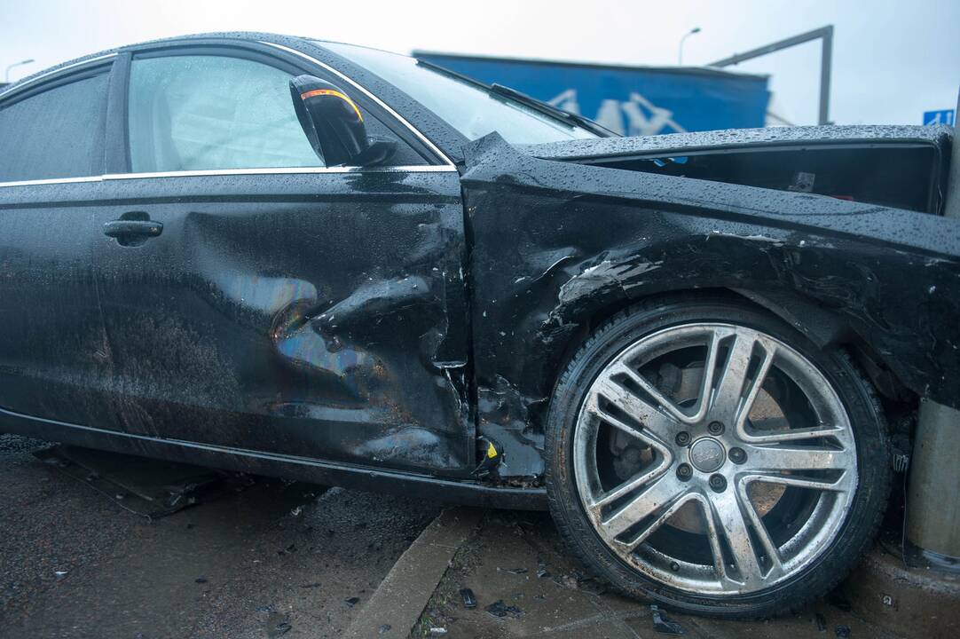 "Audi" susidūrimas Aleksote