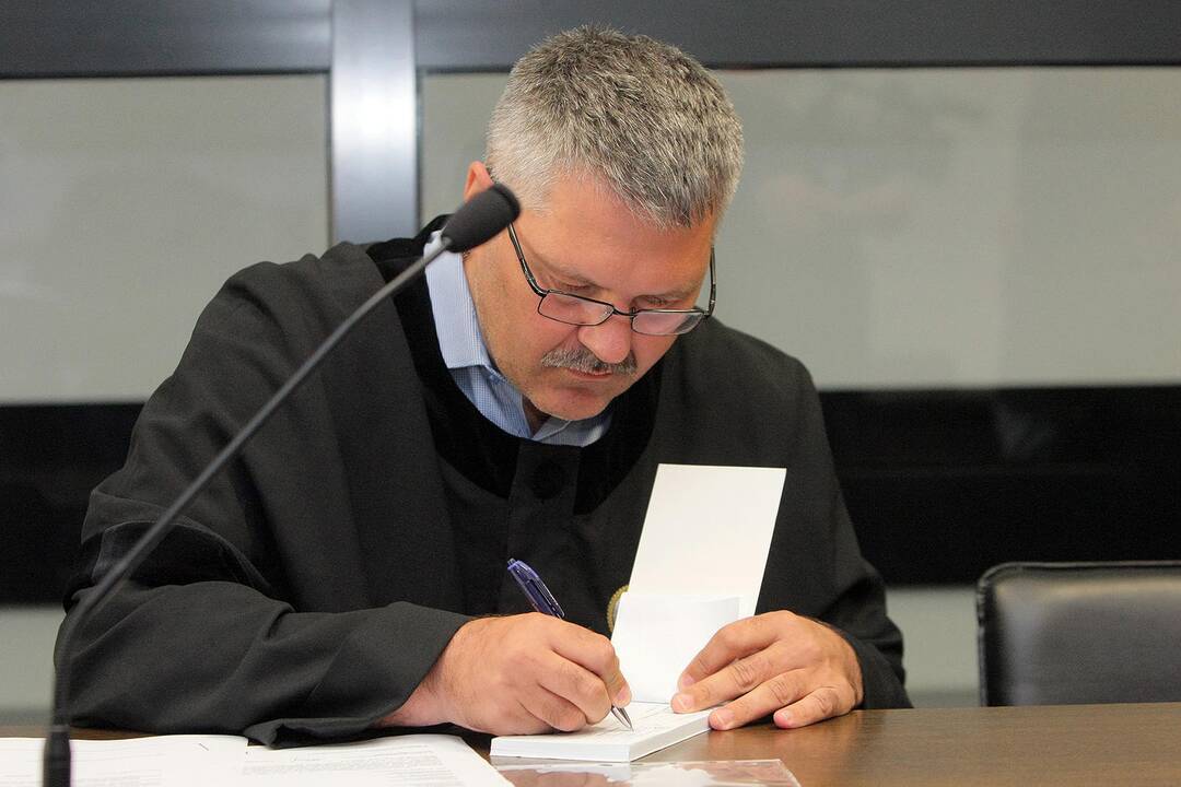 Dzūkų, prekiavusių užsienyje kraštiečiais, teismas