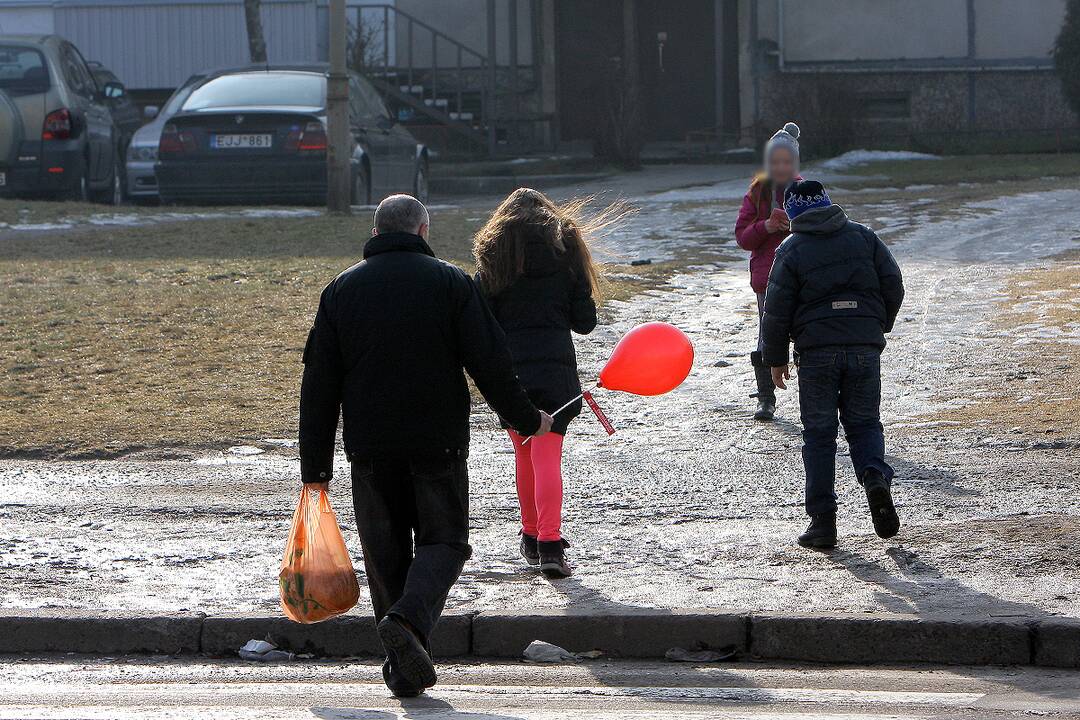 Pavasarinės balos Kauno gatvėse