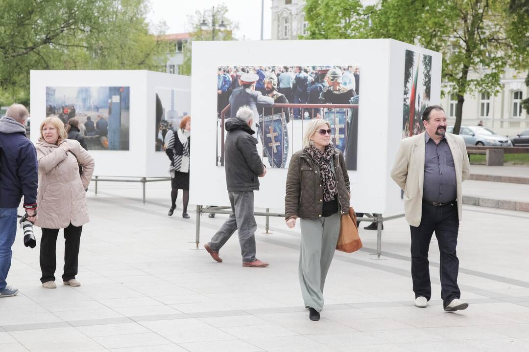 Katedros aikštėje atidaryta Z. Kazėno fotografijų paroda