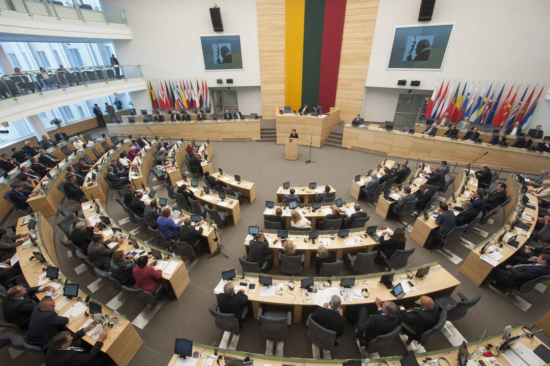 Seimas neleido partijų nariais būti ne Lietuvos piliečiams