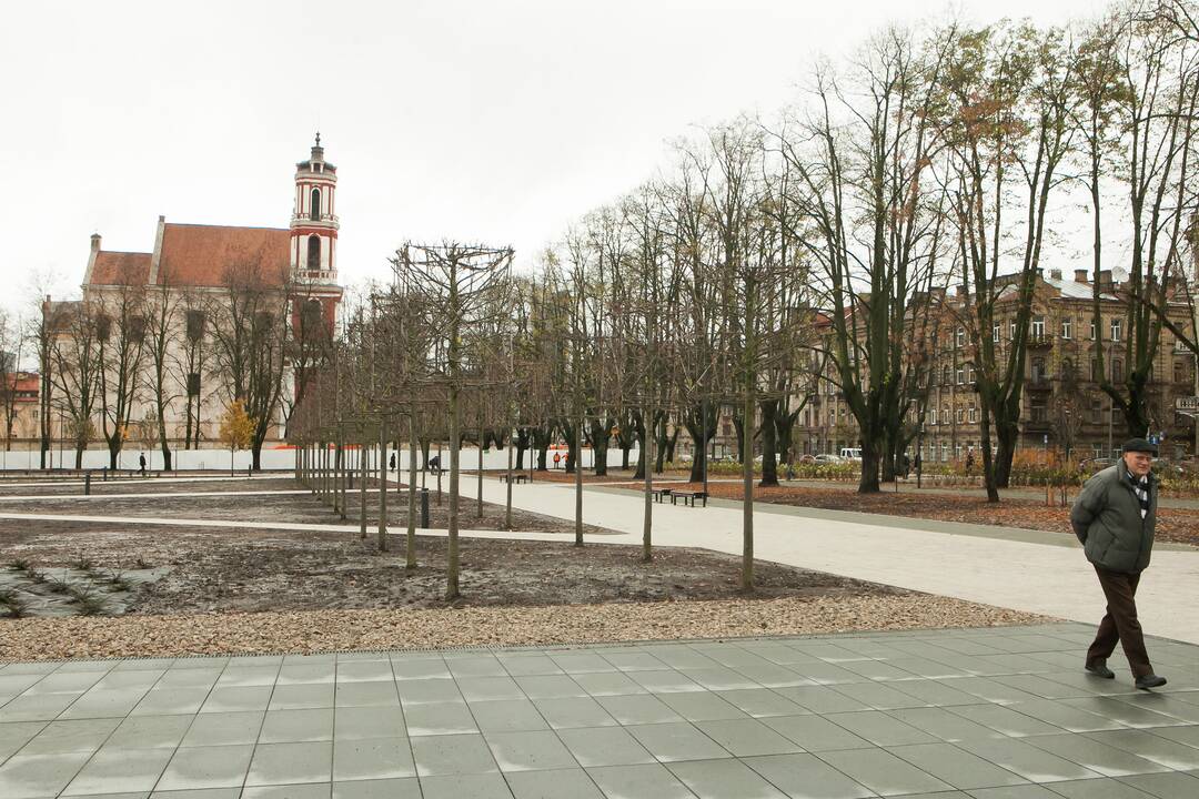 Lukiškių aikštė atnaujinta pažeidžiant įstatymus?