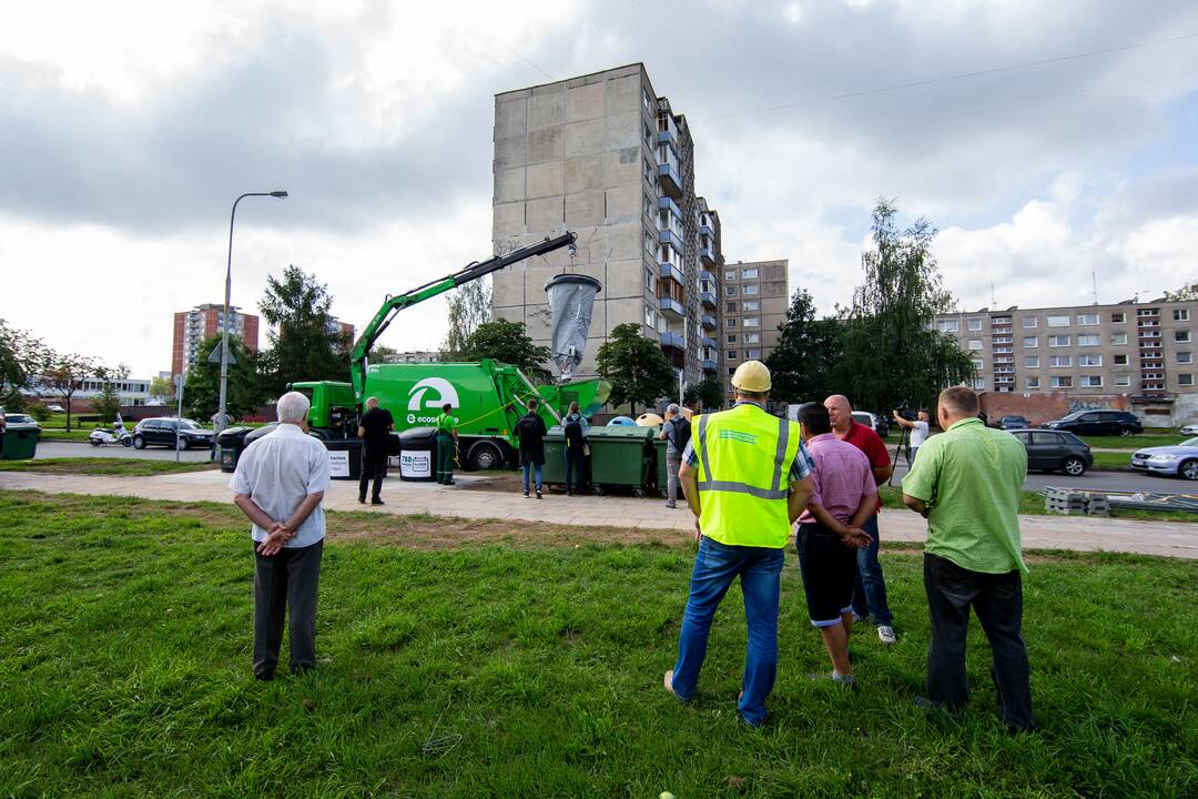 Naujų konteinerių pristatymas Vilniuje