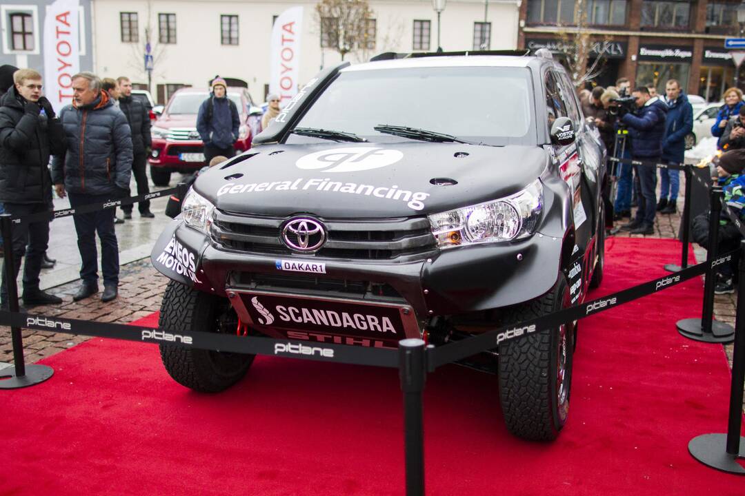 B. Vanago bolido „Toyota Hilux“ pristatymas