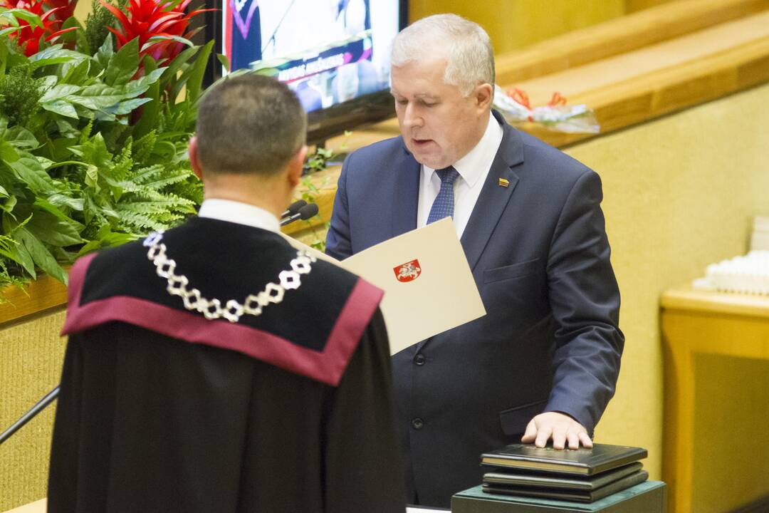 Naujas Seimas susirinko į pirmąjį posėdį