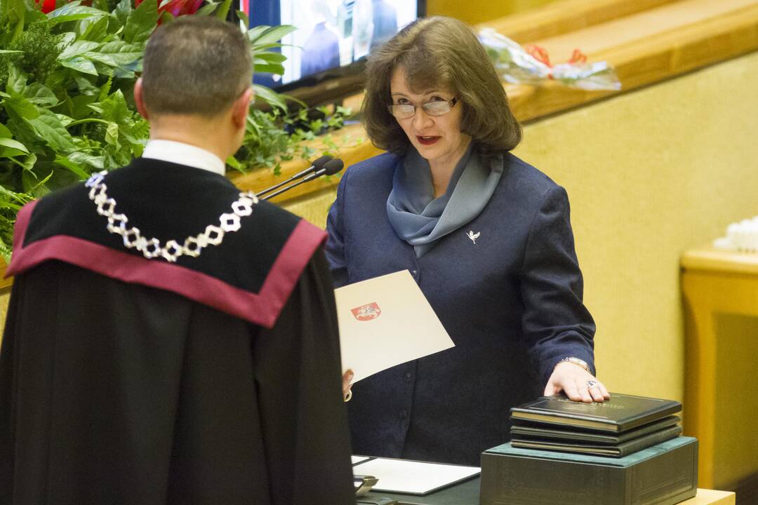 Naujas Seimas susirinko į pirmąjį posėdį