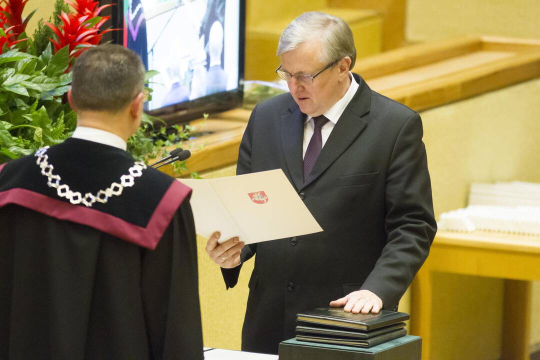 Naujas Seimas susirinko į pirmąjį posėdį