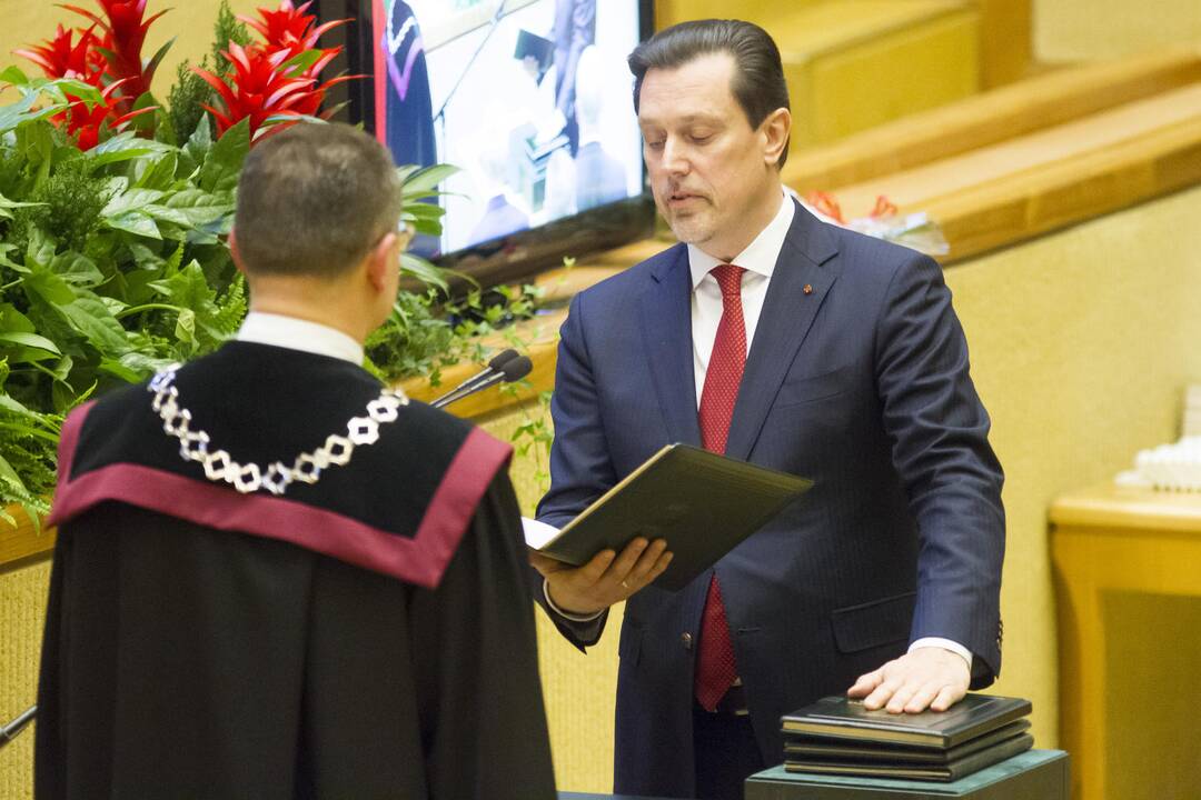 Naujas Seimas susirinko į pirmąjį posėdį