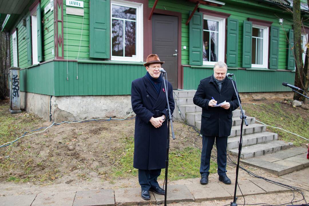 Vilniuje atidengta lentelė latvių kalba