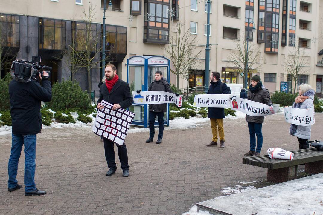 Piketas dėl gatvių pavadinimų užsienio kalbomis