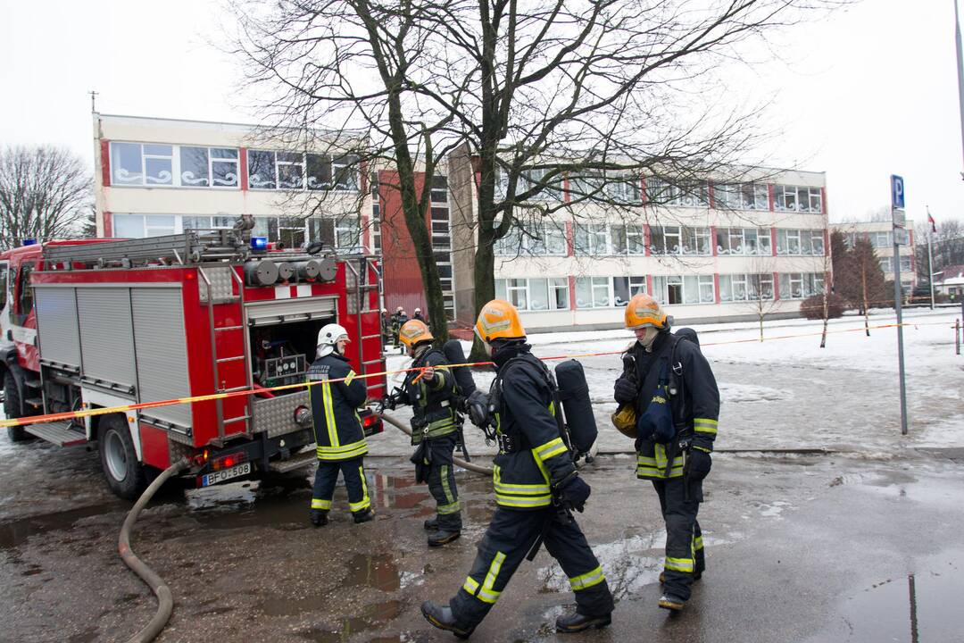 Gaisras J. Basanavičiaus progimnazijoje