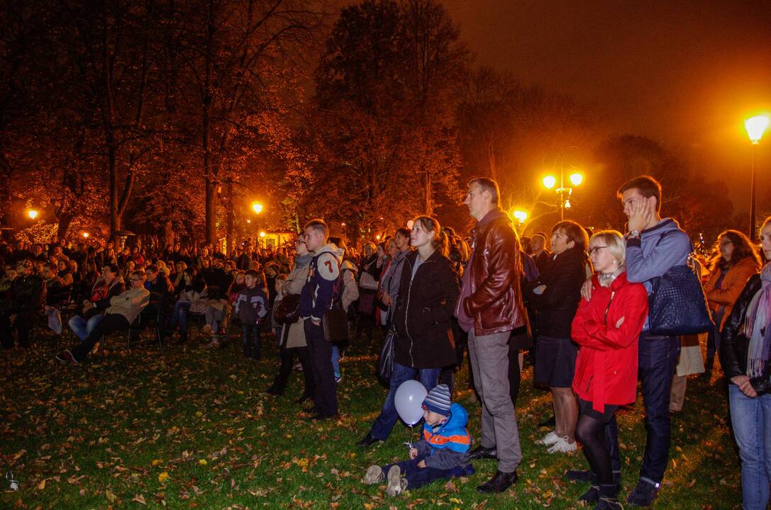 Šviesos festivalis Bernardinų sode