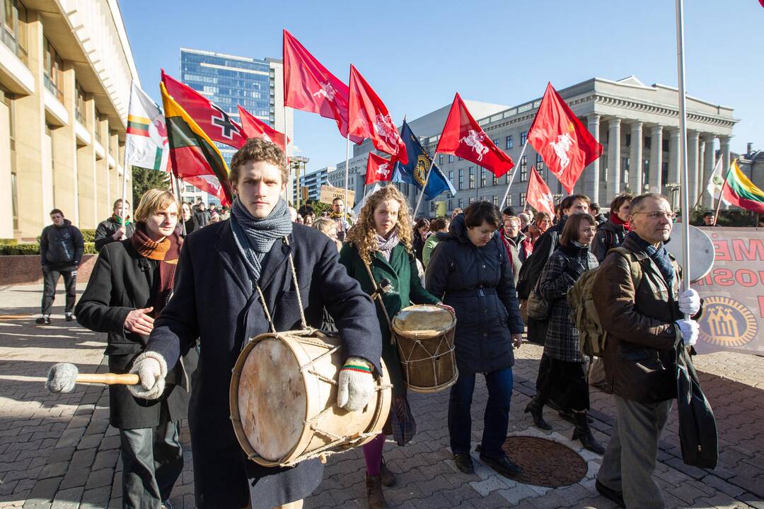 Nepriklausomybės aikštėje Vilniuje mitingavo referendumą palaikantys piliečiai