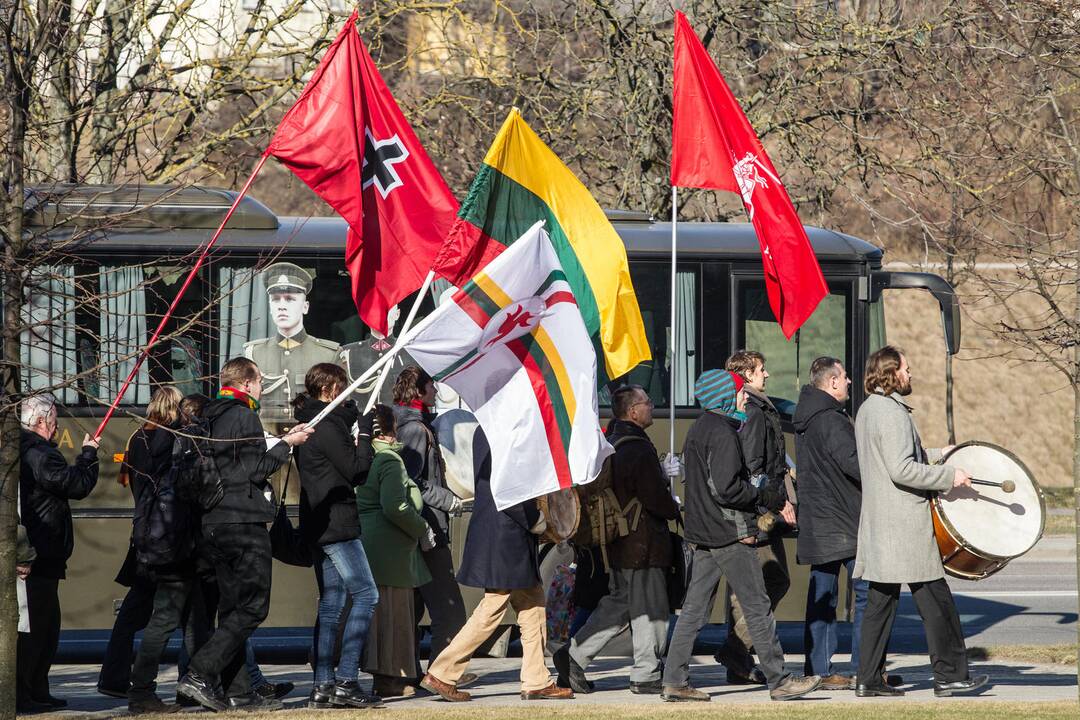 Nepriklausomybės aikštėje Vilniuje mitingavo referendumą palaikantys piliečiai