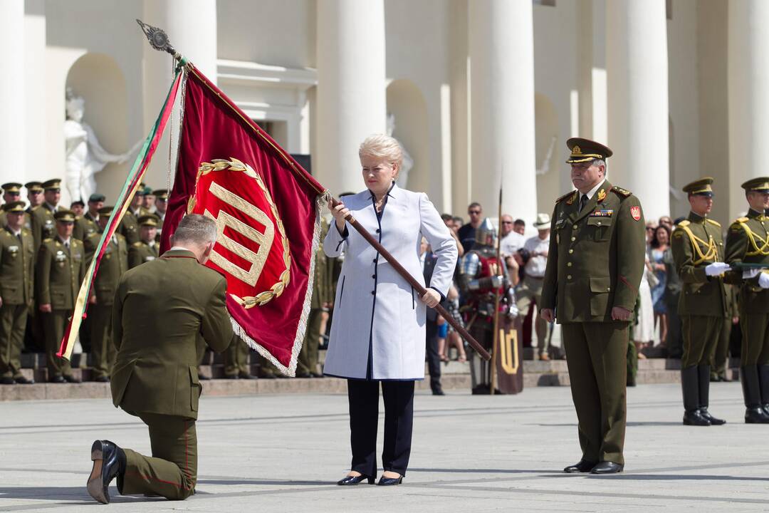 Prisiekė naujas Lietuvos kariuomenės vadas