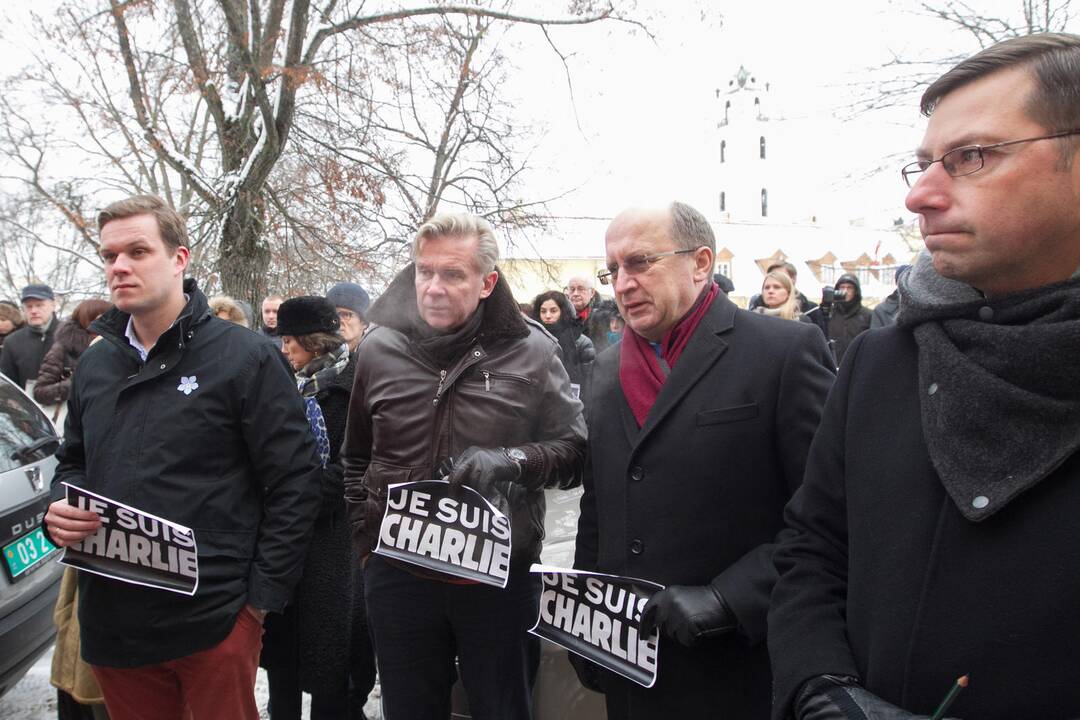 Žurnalistai ir politikai išreiškė solidarumą su prancūzų tauta