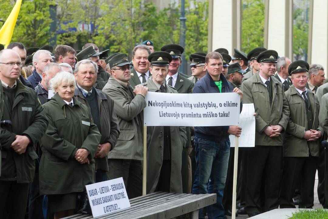 Miškininkų protestas prie Seimo