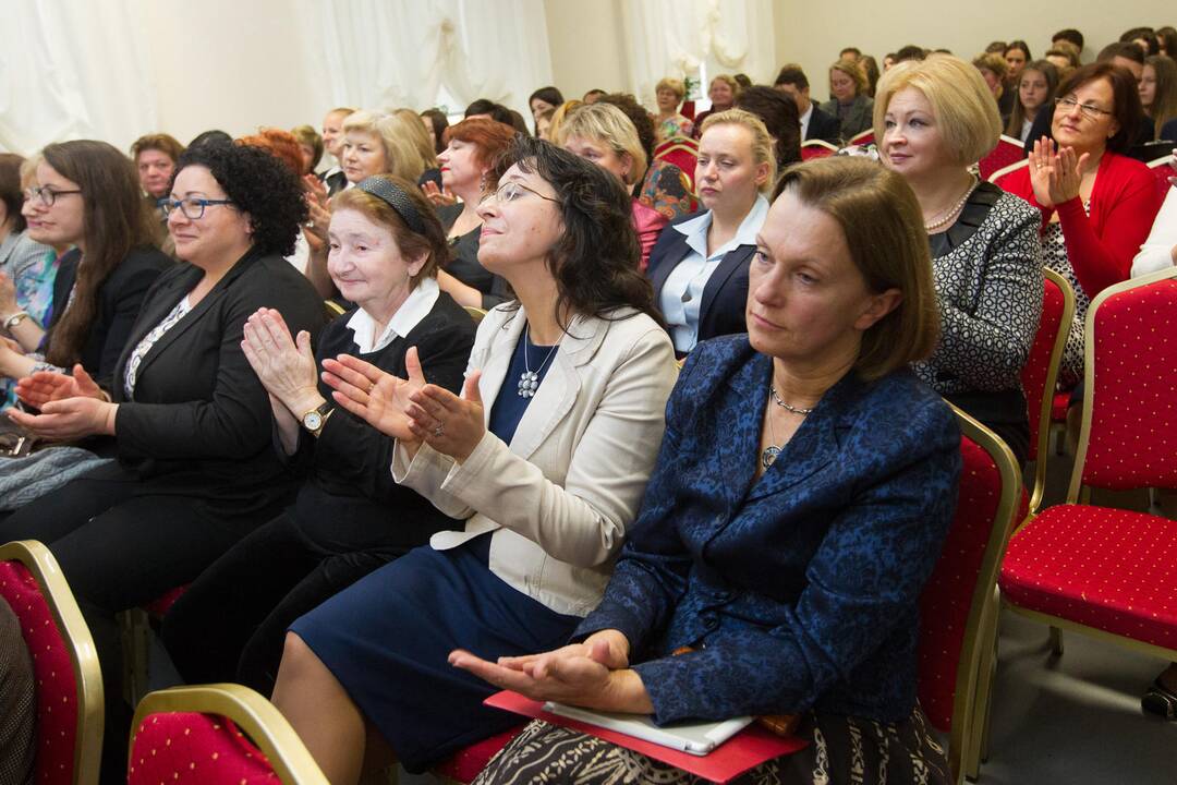 Prezidentė lankėsi Vilniaus žydų gimnazijoje