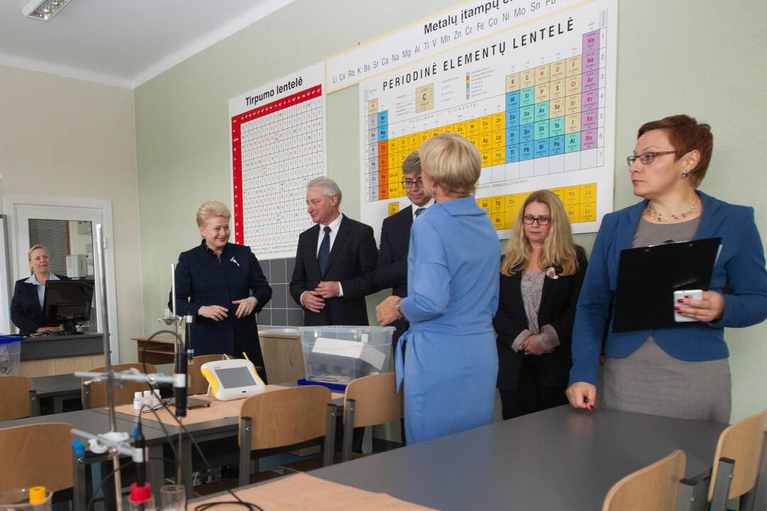 Prezidentė lankėsi Vilniaus žydų gimnazijoje