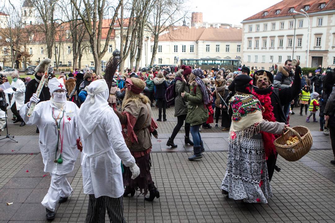 Užgavėnių šventė S. Daukanto aikštėje