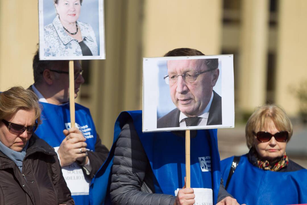 Profsąjungų protestas prie Seimo