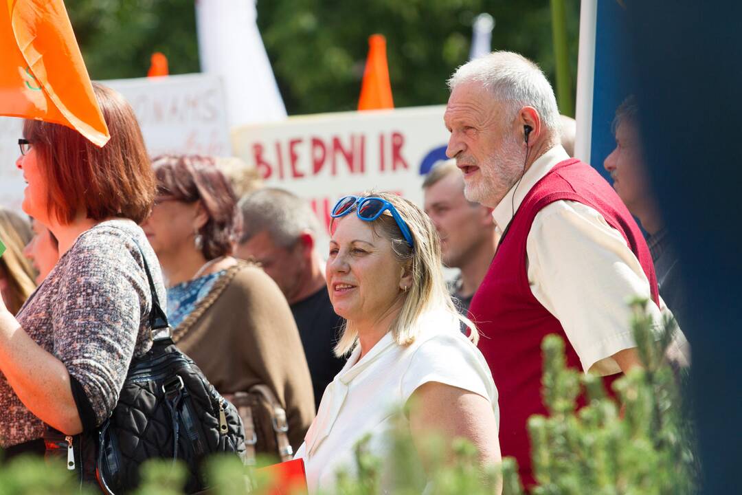 Profsąjungų mitingas prie Seimo