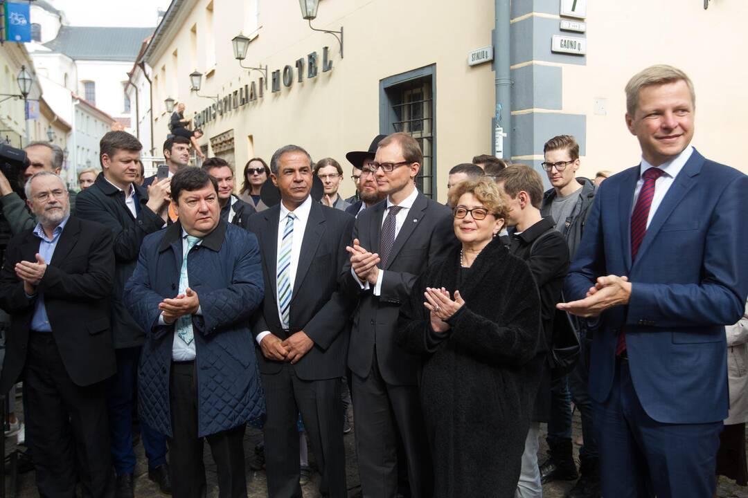 Žydų gatvėje – lentelė hebrajų ir jidiš kalbomis