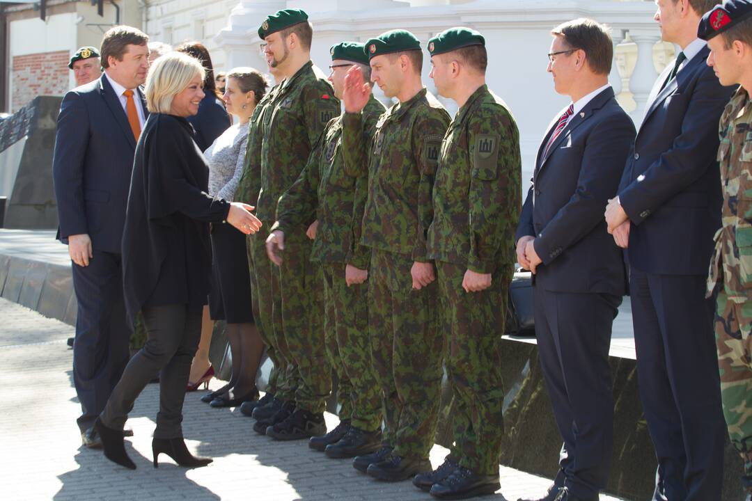 Lietuvoje vieši Nyderlandų gynybos ministrė
