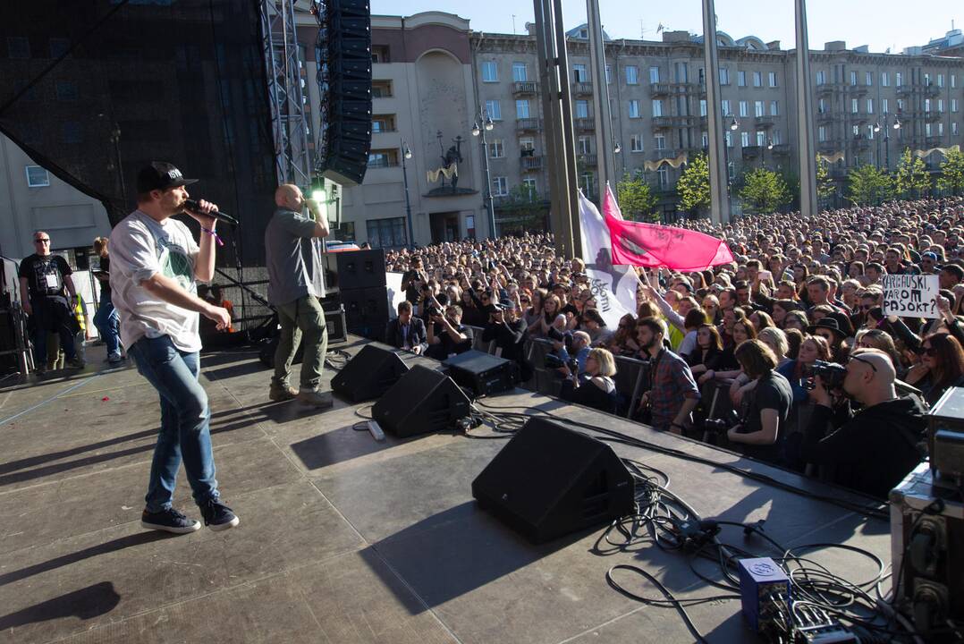 Prieš alkoholio ribojimus – protesto koncertas