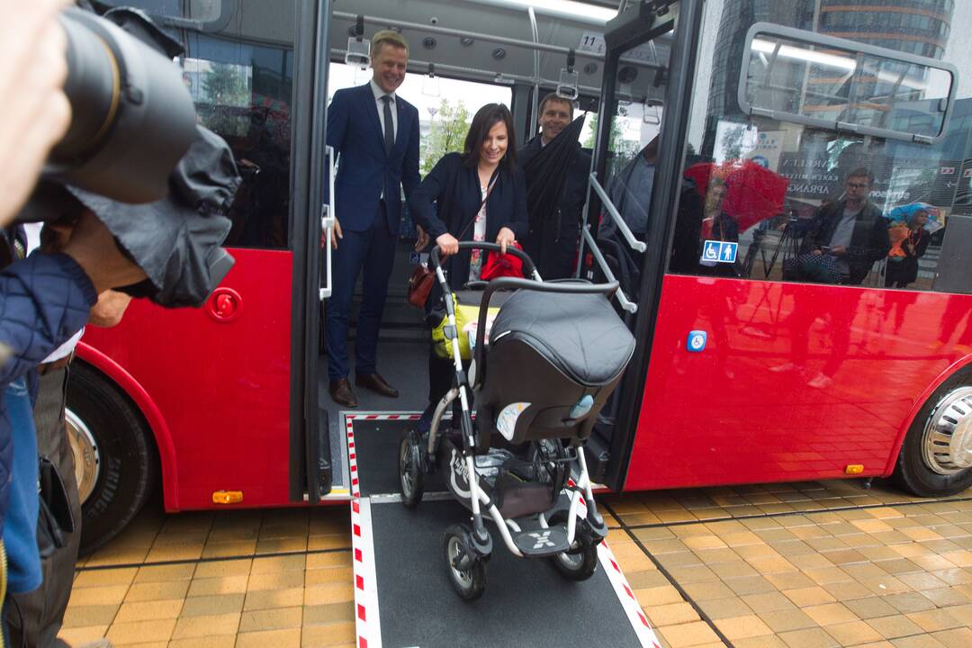 Į Vilniaus gatves išvažiuoja nauji autobusai