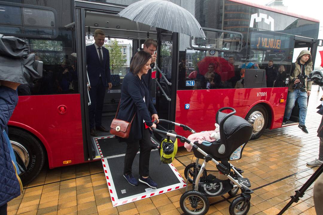 Į Vilniaus gatves išvažiuoja nauji autobusai