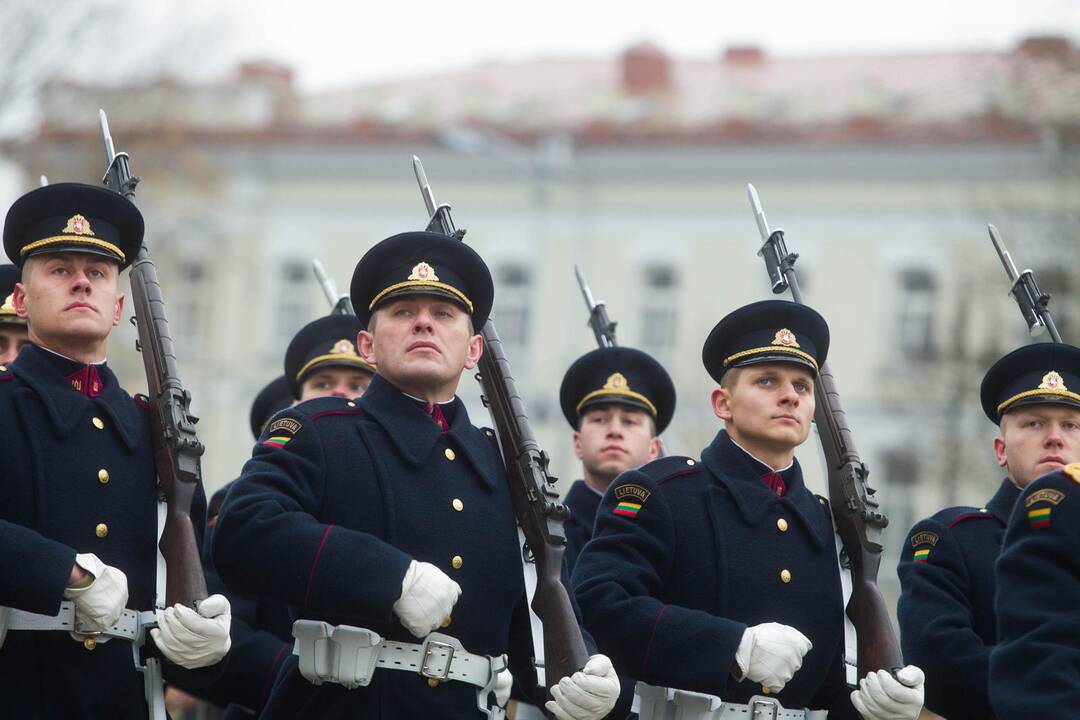 Iškilminga kariuomenės dienos rikiuotė Vilniuje