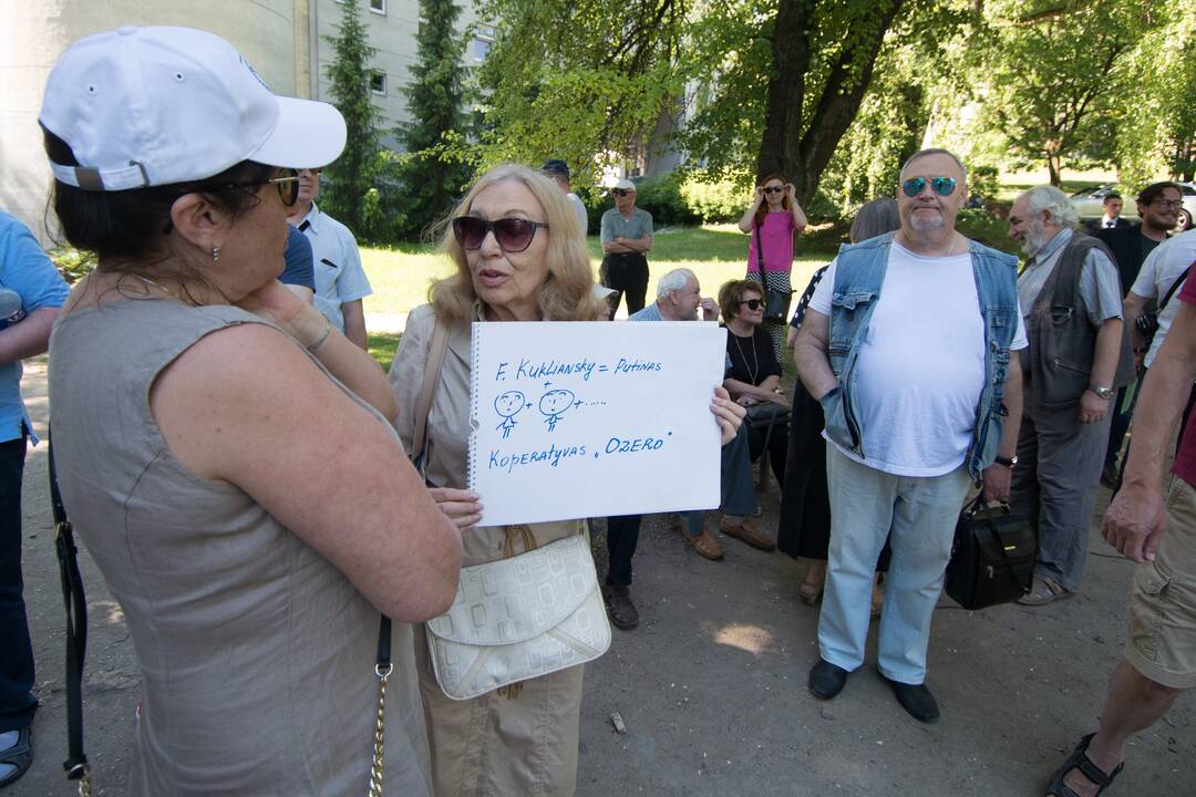 Žydai surengė protesto akciją