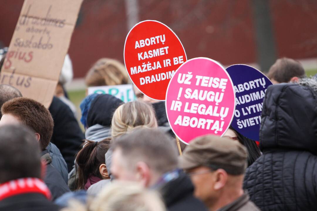 Mitingas prieš abortų draudimą