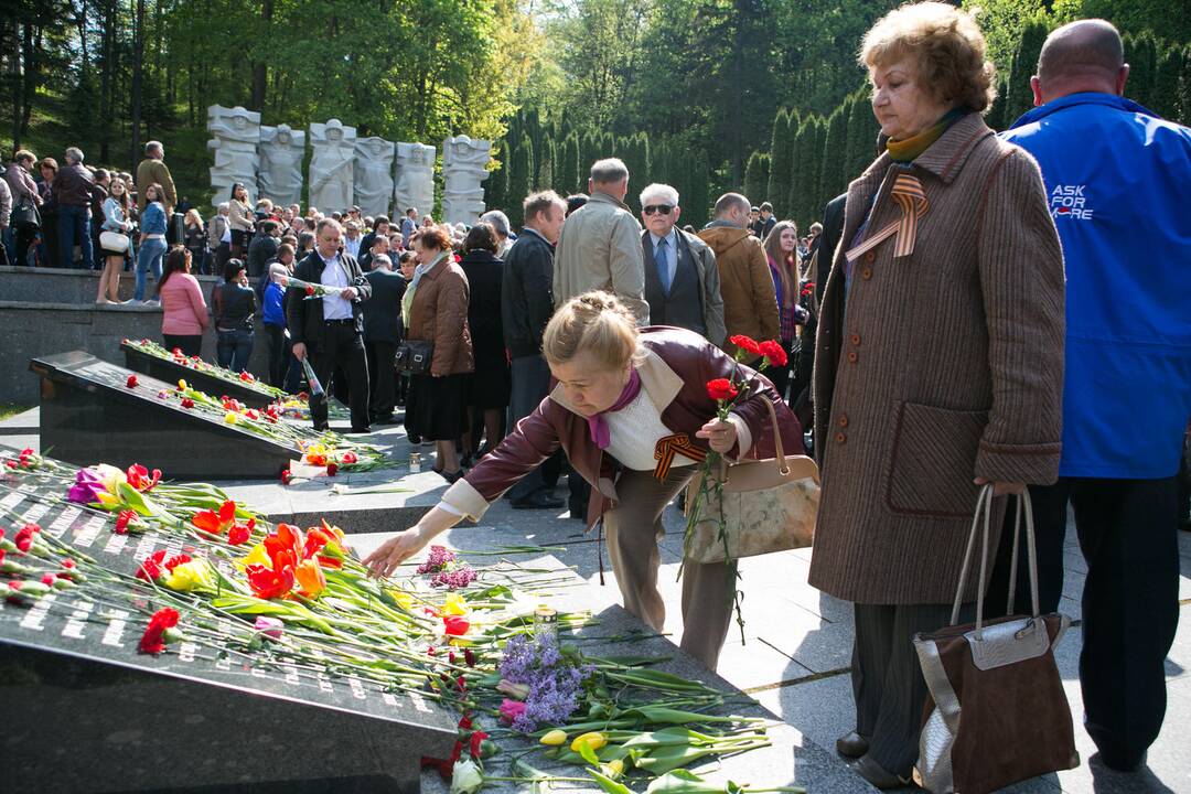 Vilniaus Antakalnio kapinėse tradiciškai paminėta Pergalės diena